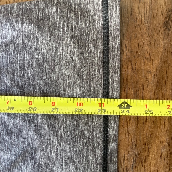 Lululemon Tank Top Women's 2 Gray Power Y Built In Brass Workout Flow - Picture 7 of 8